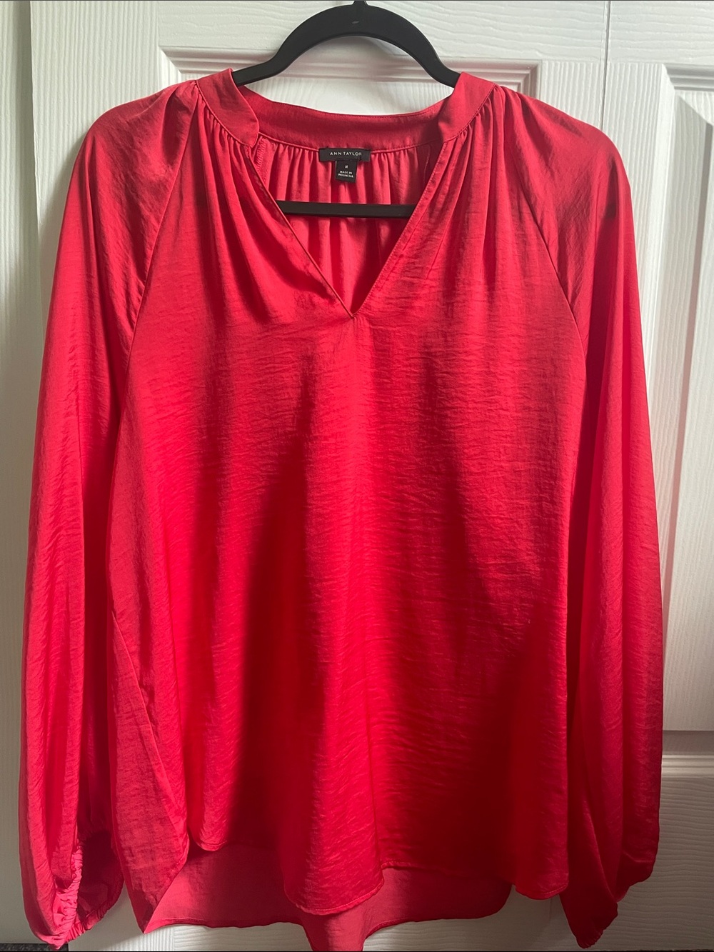 Ann Taylor V-Neck Long Sleeve Blouse